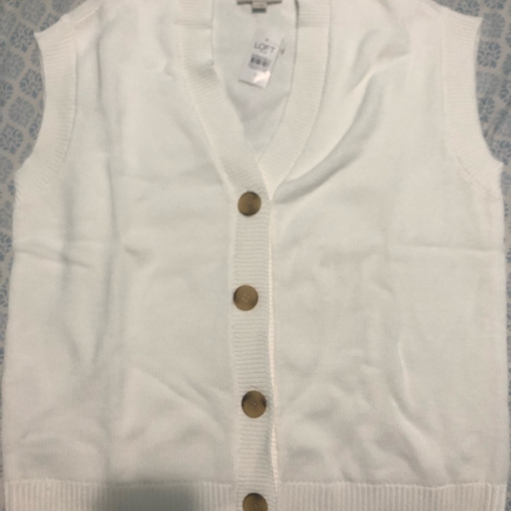 New with tag Loft sleeveless cardigan